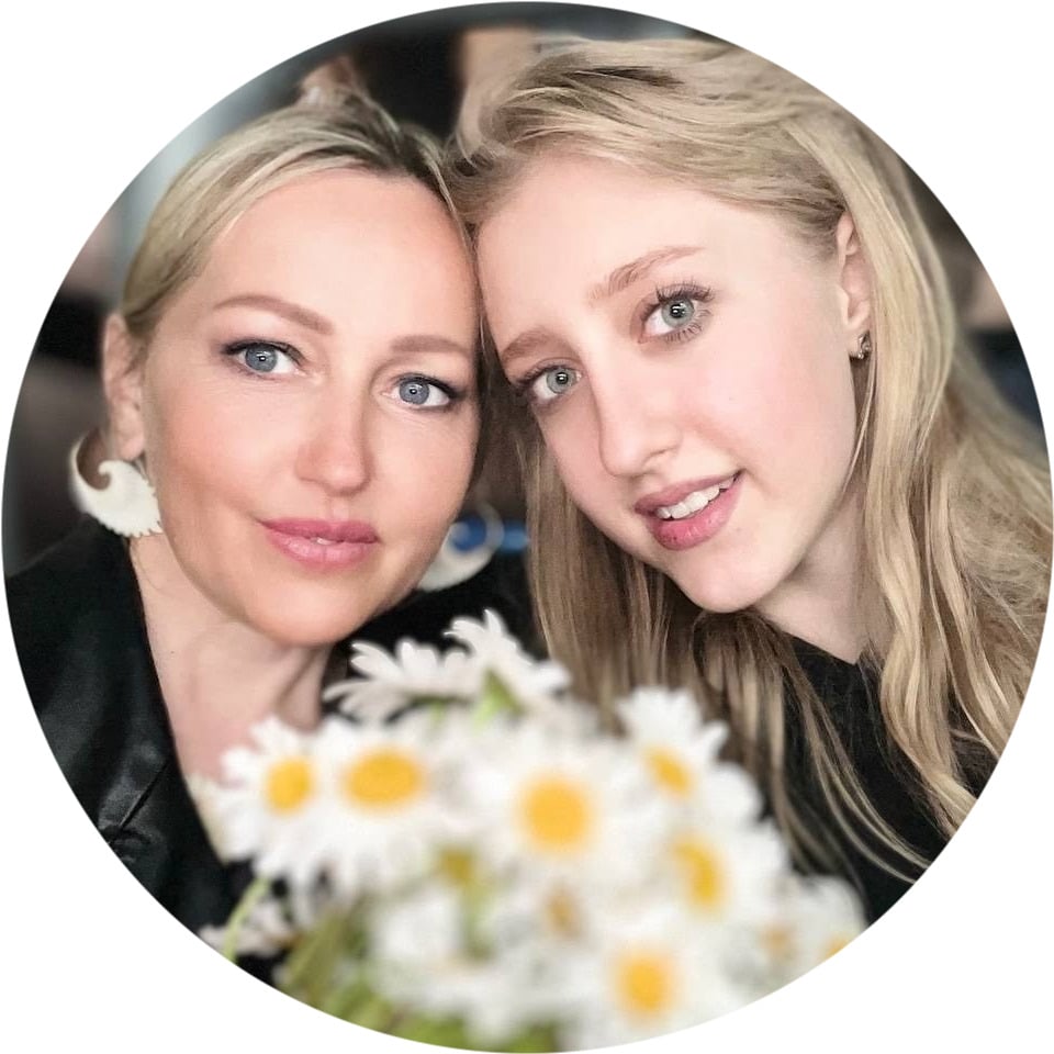 Елена и Анастасия Ермолаевы Елена и Анастасия Ермолаевы